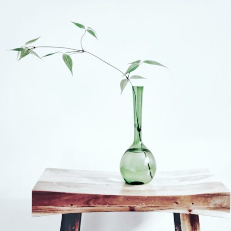 D’où vient le minimalisme ? Aux origines d’un art de vivre épuré 🌿