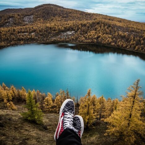 Vivre minimaliste et digital nomad en Chine : comment les villages ruraux réinventent le nomadisme digital 🌿💻