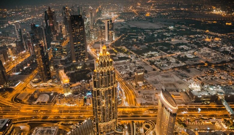Visa Digital Nomad Dubaï : Guide Complet 2024 (Travailler à Distance)