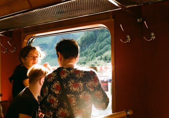 Nostalgication : la Gen Z réinvente le voyage simple et vrai