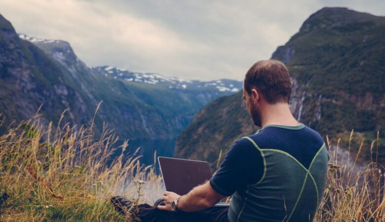 Génération Off-Grid : le slow Wi-Fi réinvente la liberté nomade