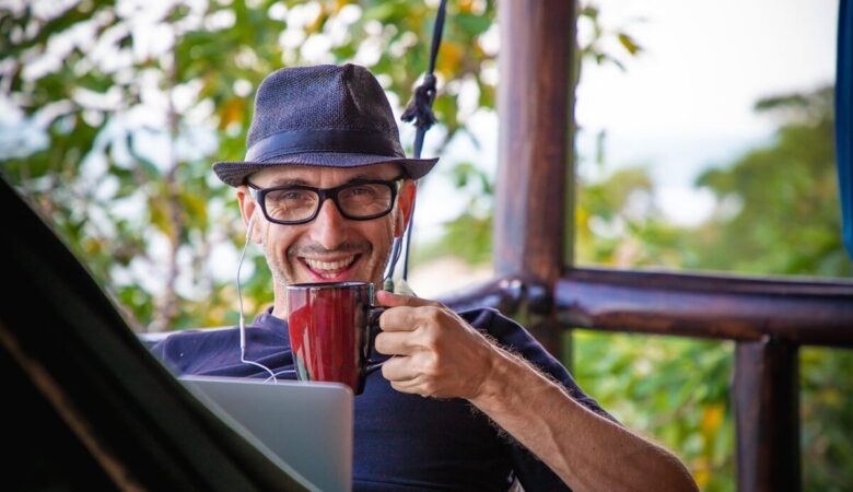 Digital nomad après 50 ans : le vrai luxe, c’est l’alignement